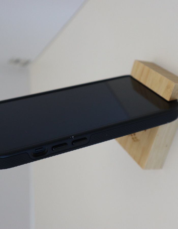 porte cellulaire en bois avec tel