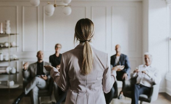 Renforcer ses habiletés en prise de parole publique pour avoir une communication d’impact